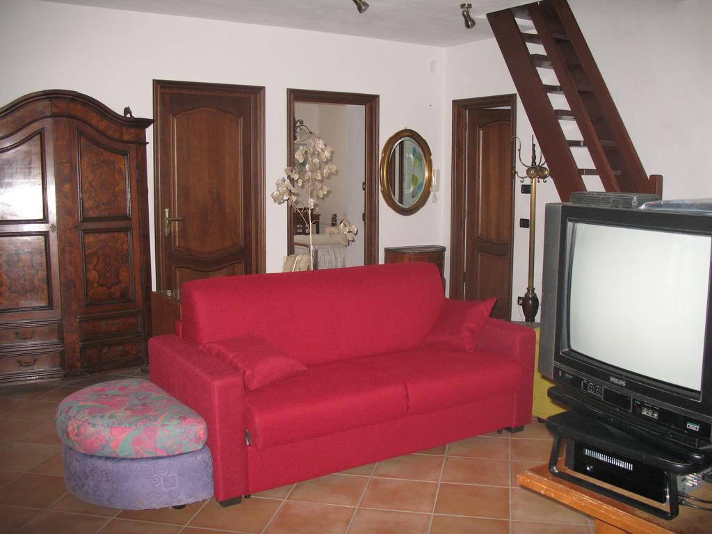 La Casa Di Baba' Lägenhet Alfiano Natta Rum bild